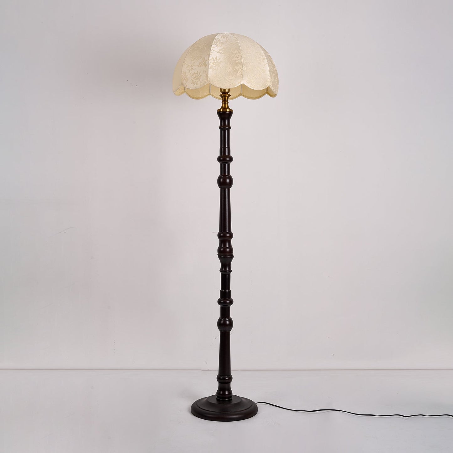 Lampadaire Vintage En Bois