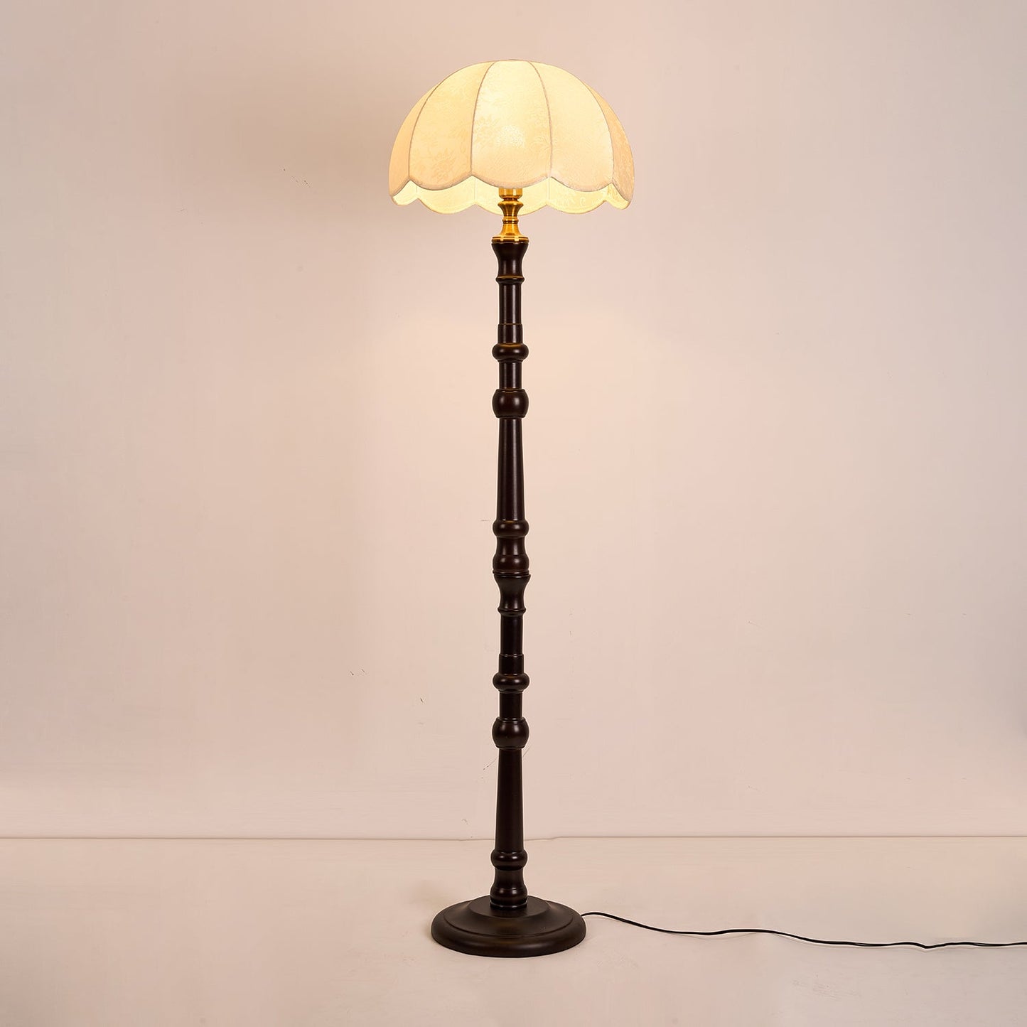 Lampadaire Vintage En Bois