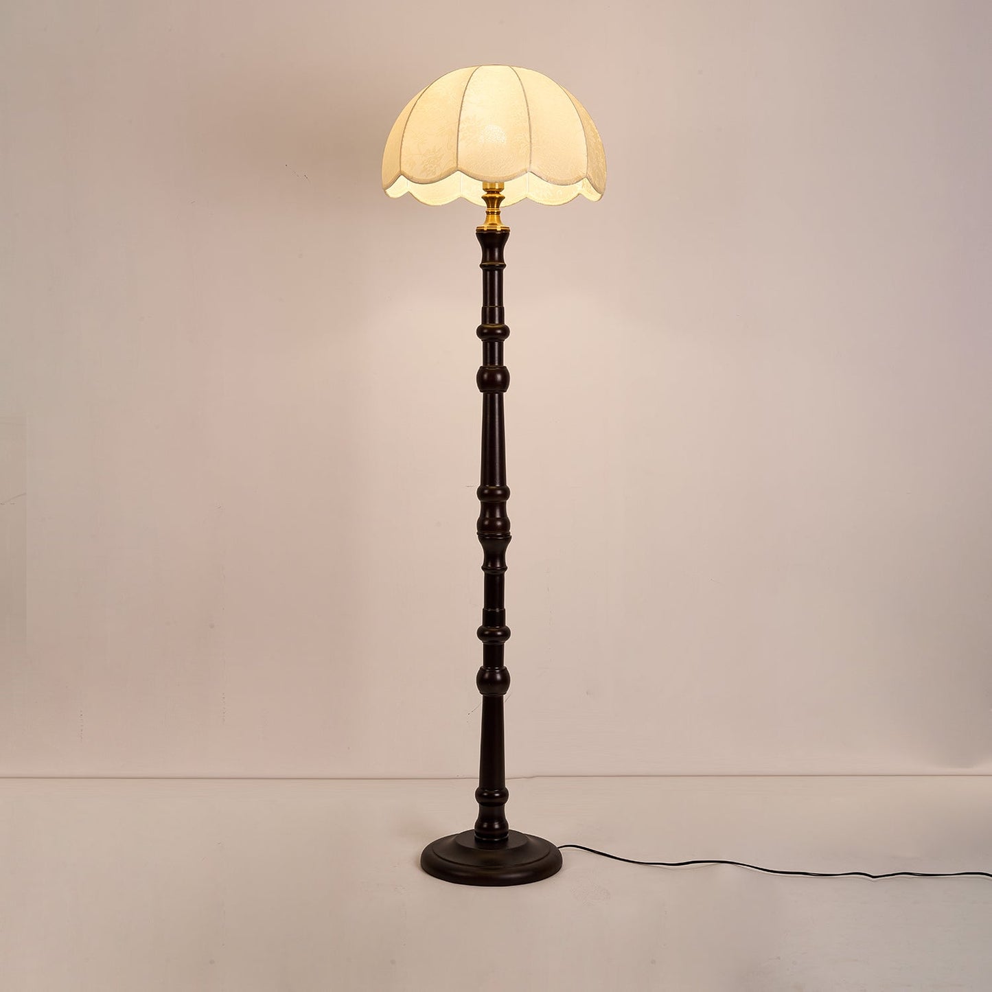 Lampadaire Vintage En Bois