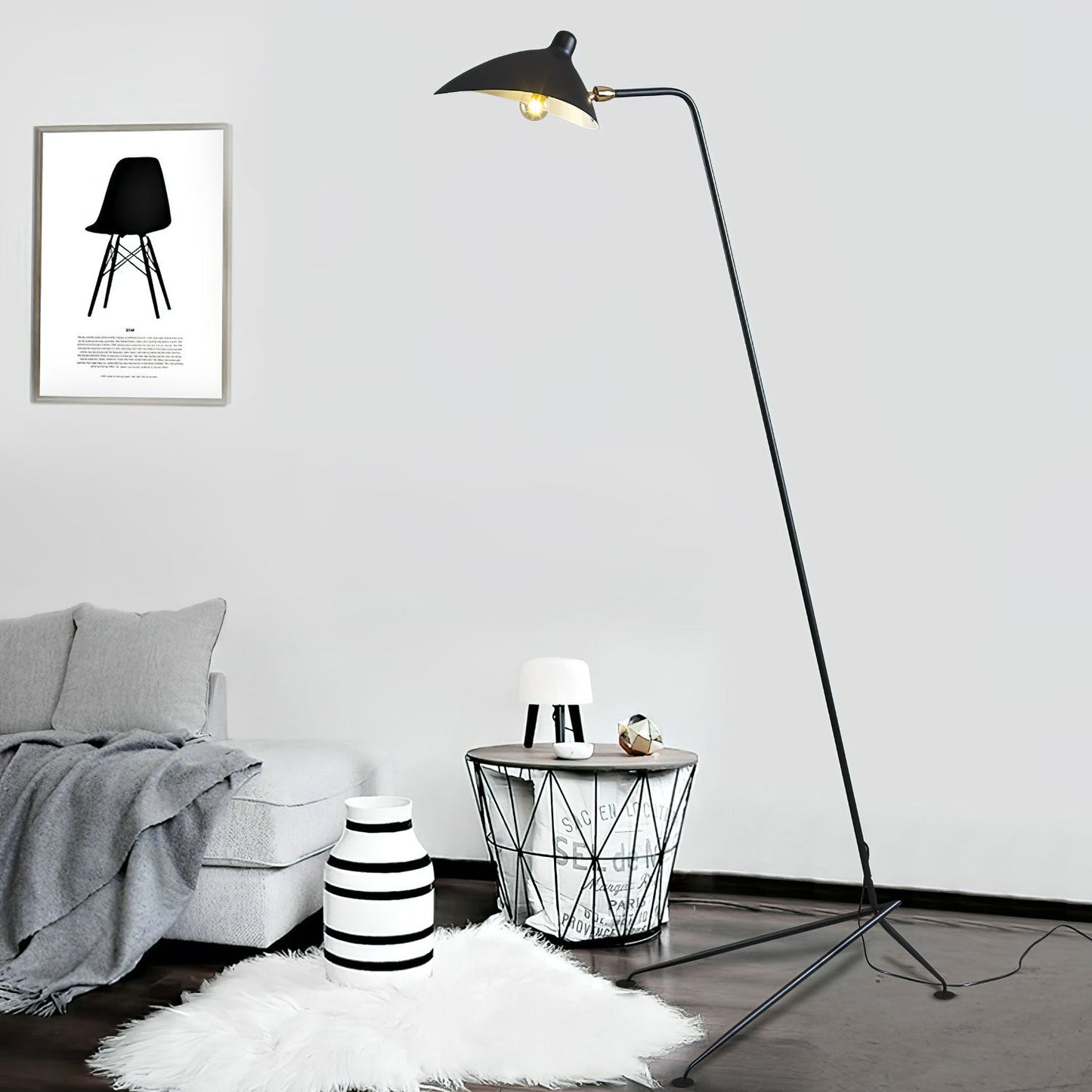 Lampadaire Serge Mouille Lignes Graphiques