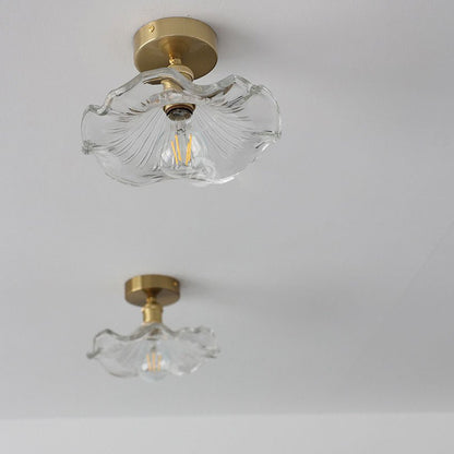 Plafonnier en verre en forme d'hibiscus