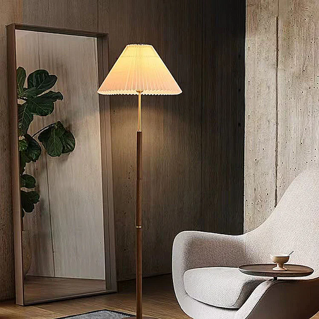 Lampadaire Origami Intemporel en Papier de Riz