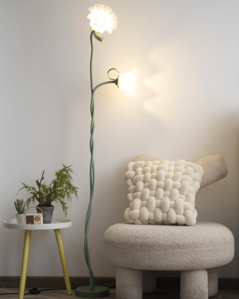 Lampadaire Fleurs Blanches Élégantes