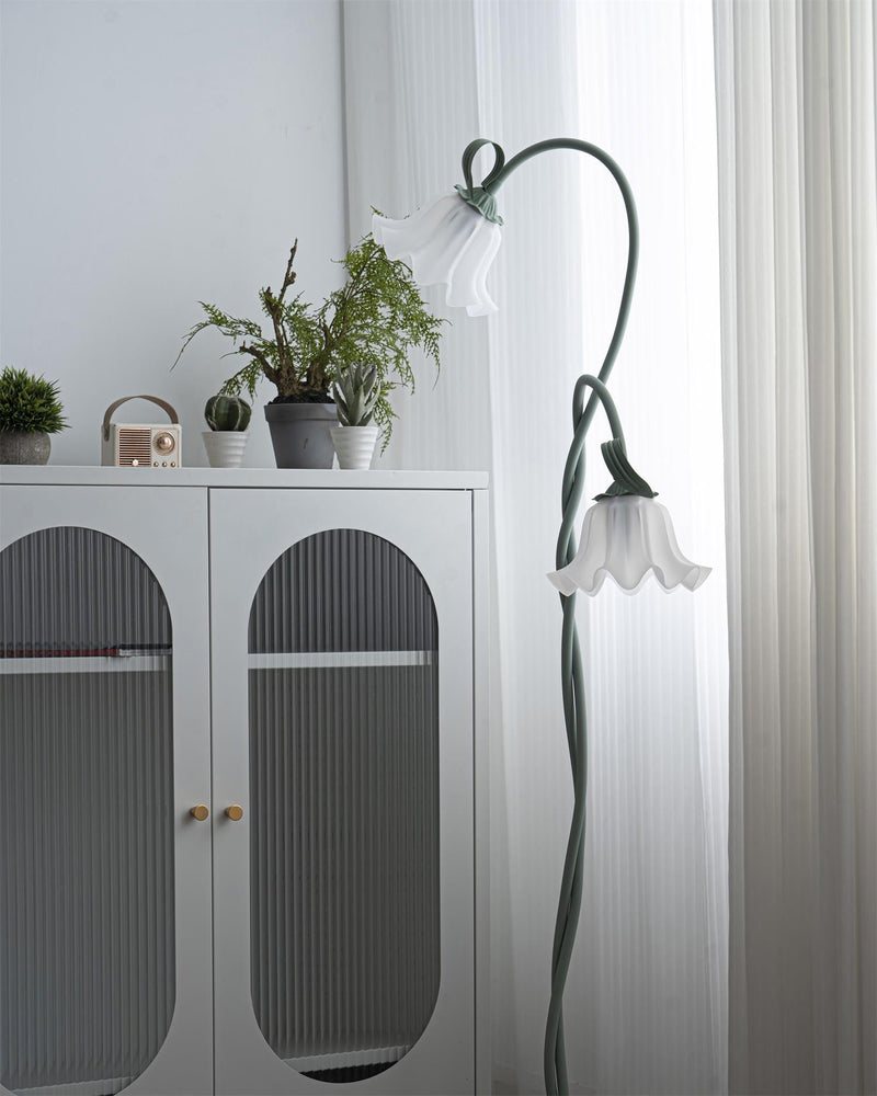 Lampadaire Fleurs Blanches Élégantes