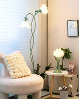 Lampadaire Fleurs Blanches Élégantes