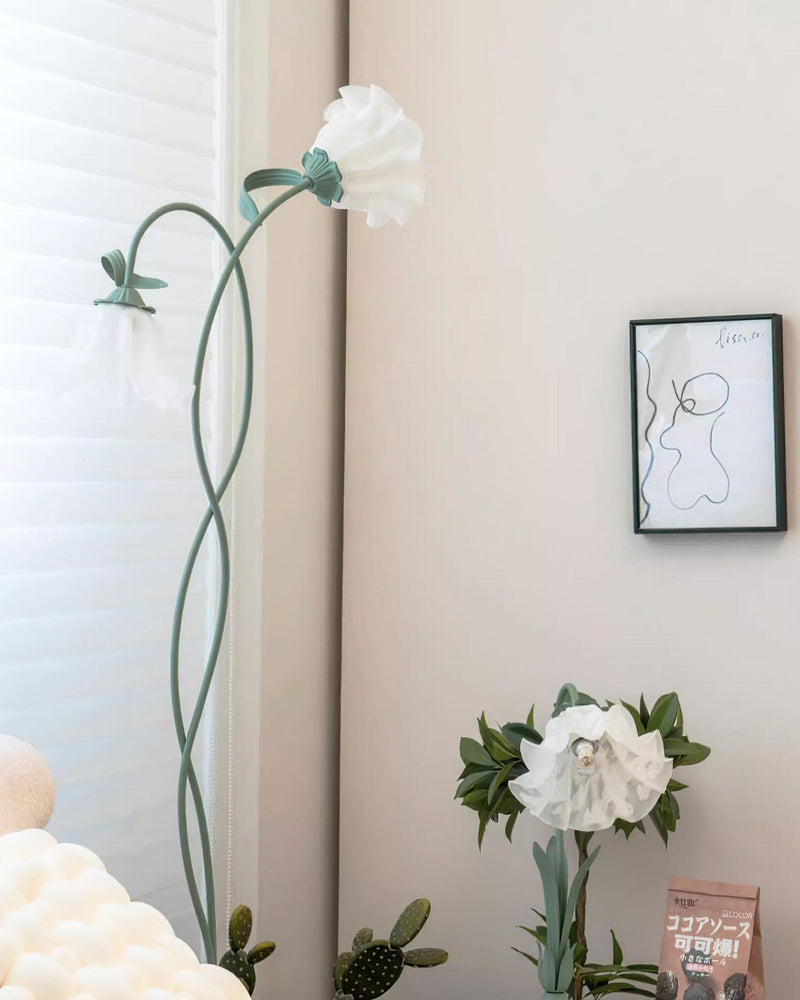 Lampadaire Fleurs Blanches Élégantes