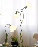 Lampadaire Fleurs Blanches Élégantes
