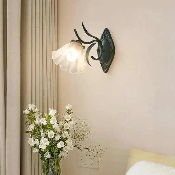 Applique Murale Fleur Blanche Délicate