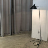 Lampadaire Serge Mouille Lignes Graphiques