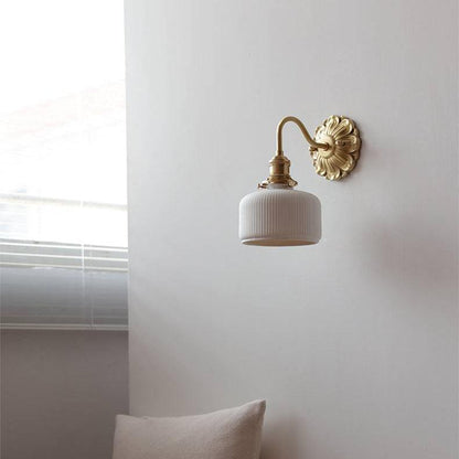 Applique Murale Dorée et Céramique Blanche